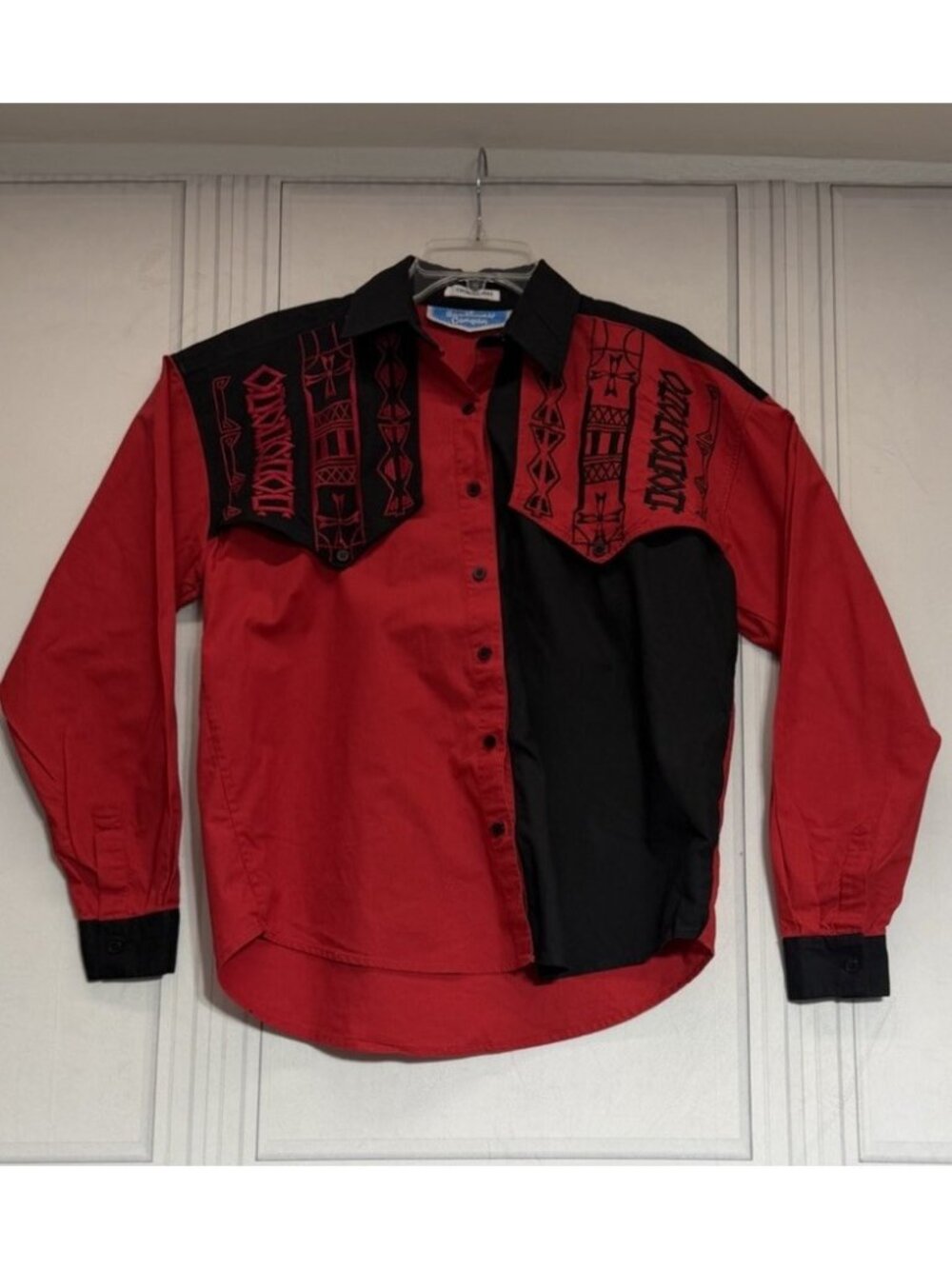 90s Southwest Canyon Western Rodeo Cowgirl Aztec Embroidered Red Black Shirt M